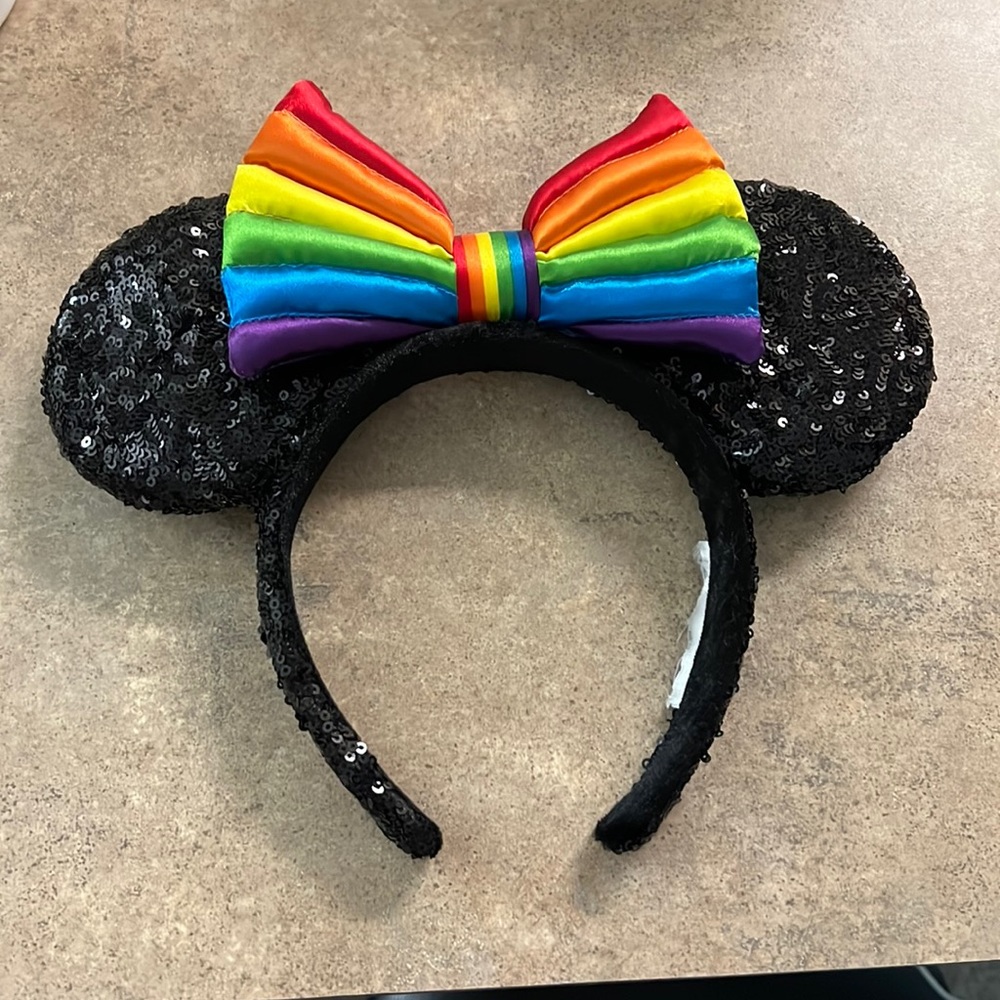 Disney Parks 2019/20 PRIDE Sequin Ears